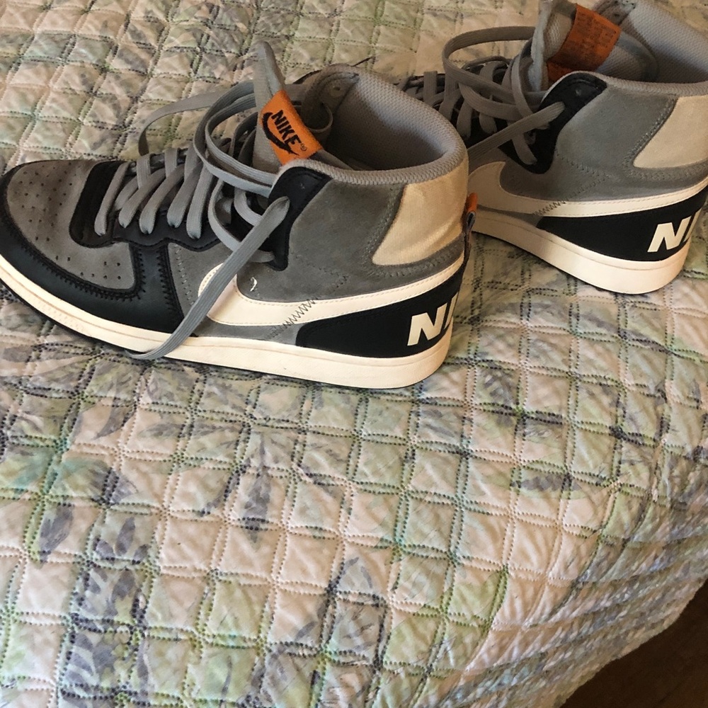 Nike Kids High-Top Sneakers in Gray, Black and White with Orange Accent